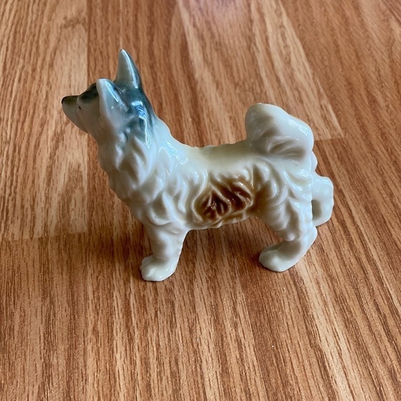 Vintage dog figurine excellent shape made in Japan. - Picture 3 of 7